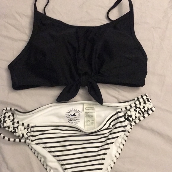 Hollister Other - Hollister bikini set